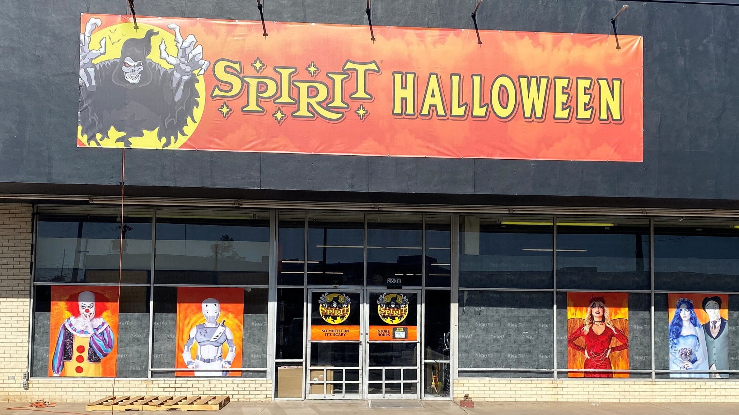 Spirit halloween shop image